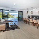 Delux View Villa *