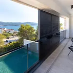 Delux View *