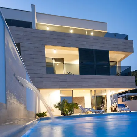 Delux View Villa *