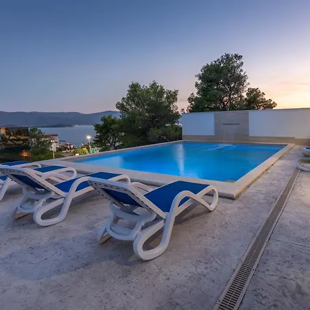 Villa Delux View