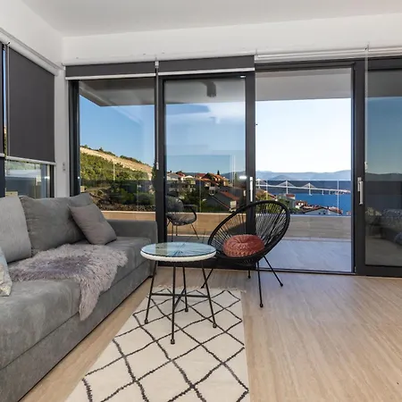 Delux View Villa Komarna