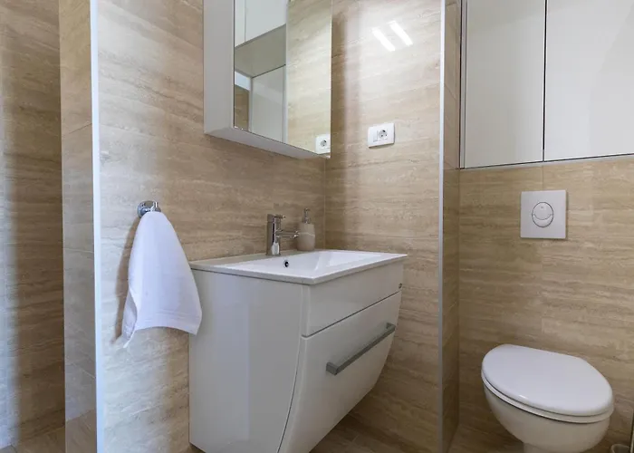 Delux View * קומרנה