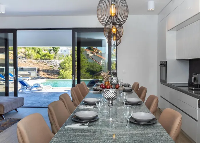 Delux View * קומרנה