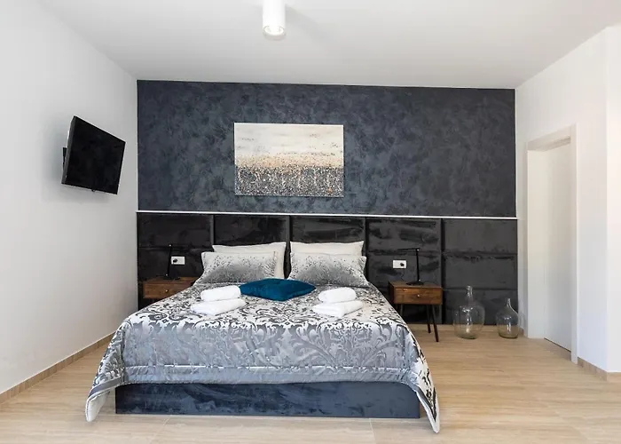 Delux View וילה קומרנה