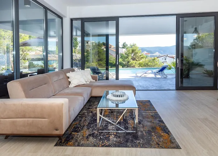 Delux View * קומרנה