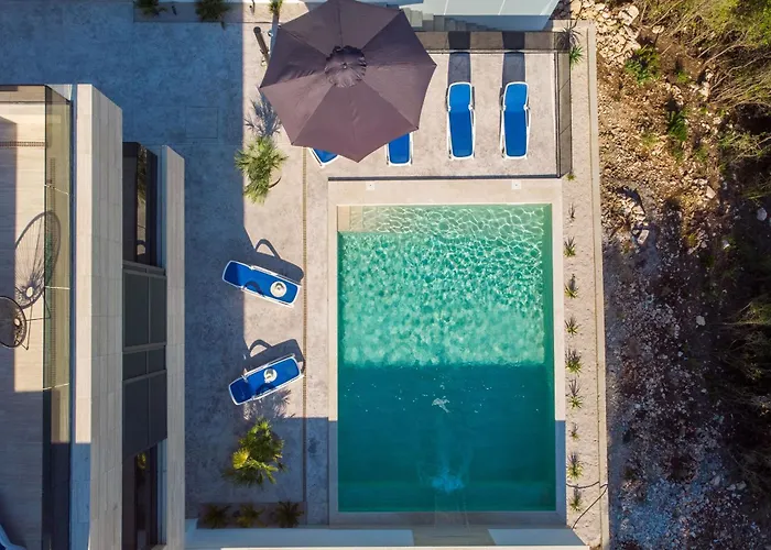 Delux View וילה *