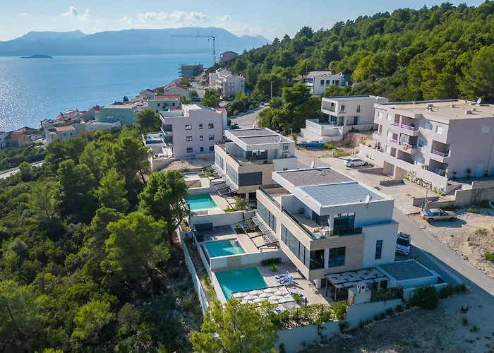 Delux View * קומרנה